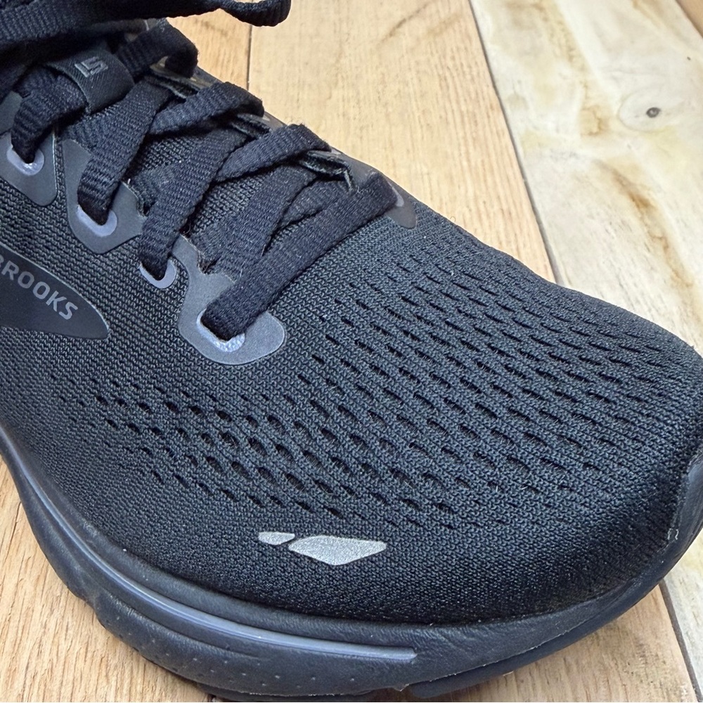 Brooks Women's Ghost 15 Running Shoes Black Size 6.5 Wide - Picture 9 of 10